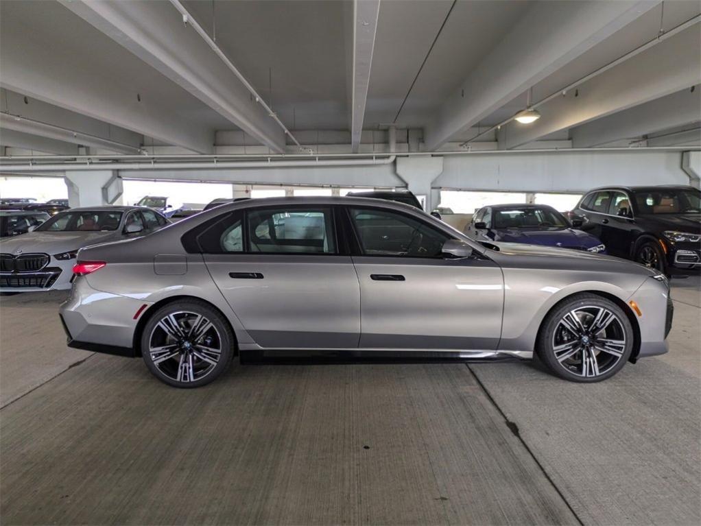 new 2024 BMW i7 car