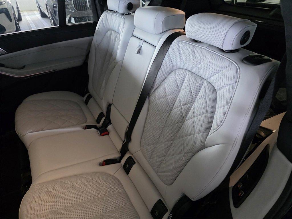 new 2026 BMW X7 car