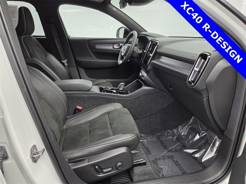 used 2022 Volvo XC40 car, priced at $29,995
