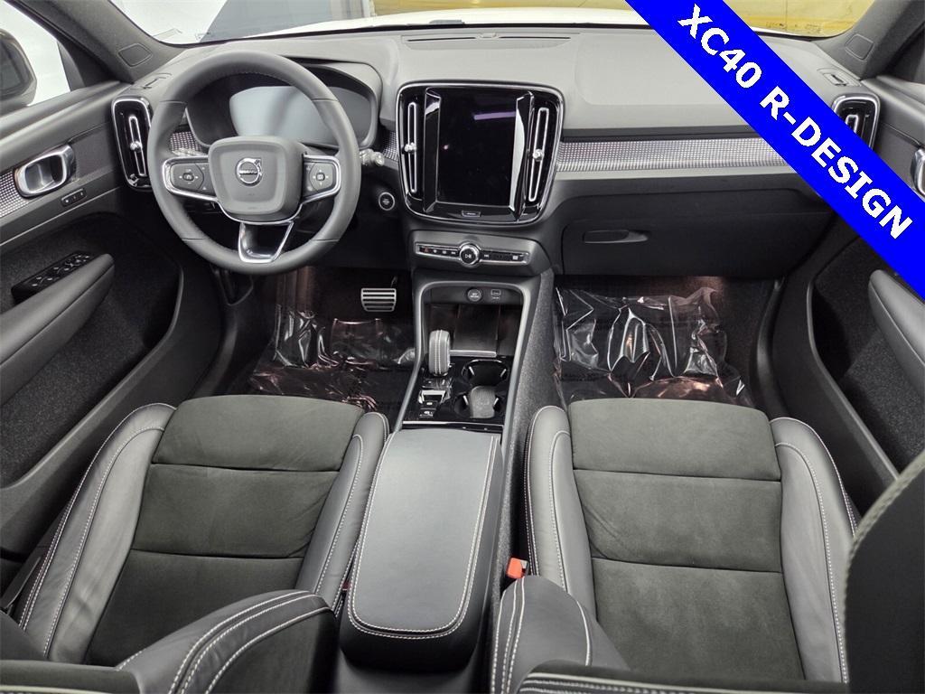 used 2022 Volvo XC40 car, priced at $29,995