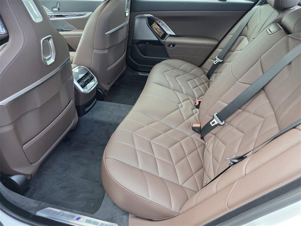 new 2025 BMW 760 car