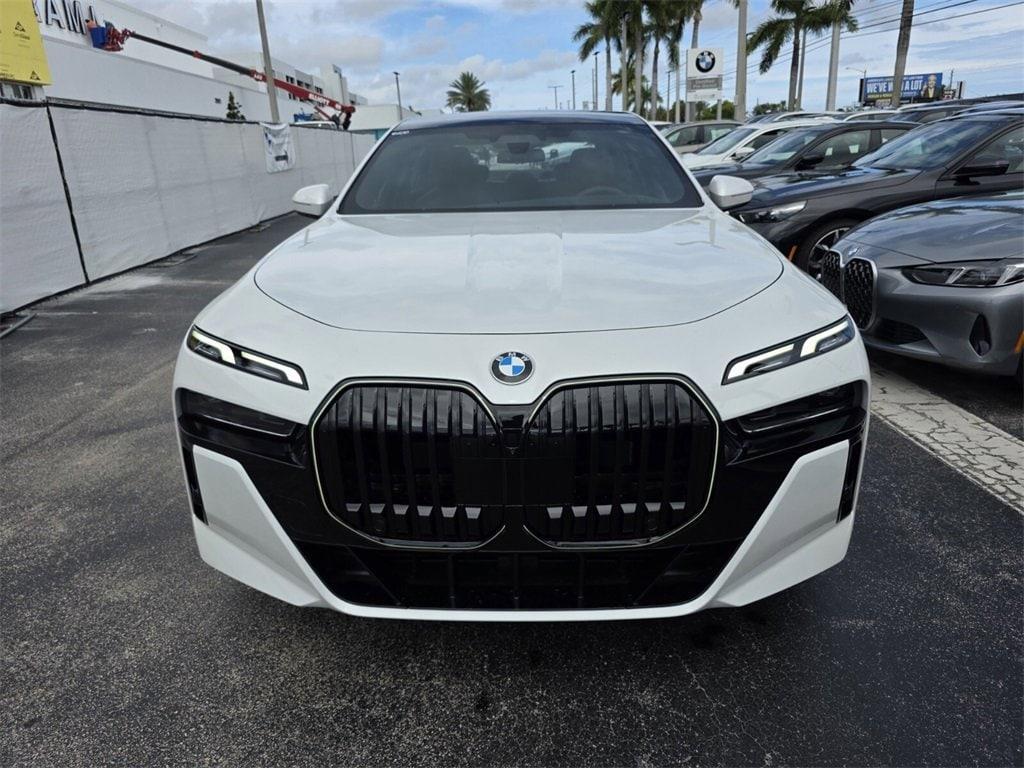 new 2025 BMW 760 car