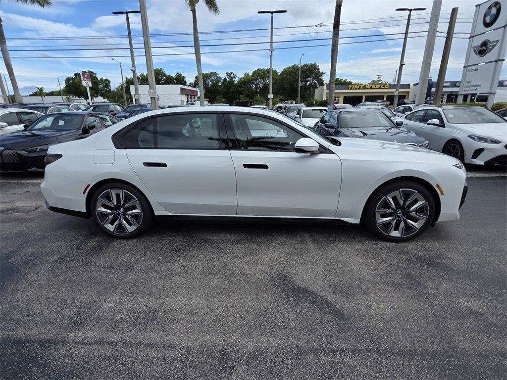 new 2025 BMW 760 car