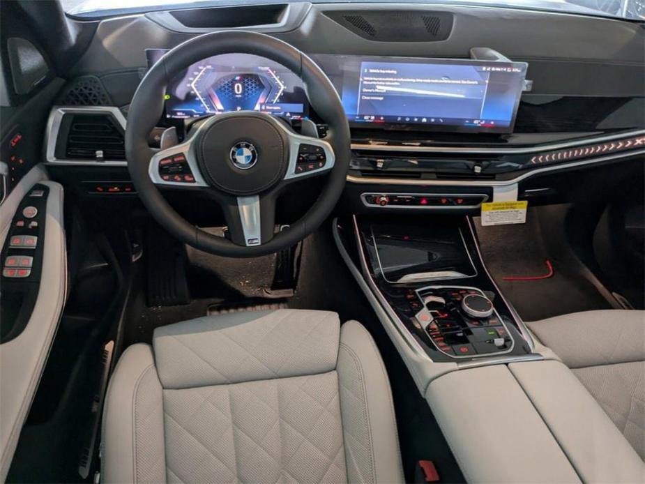 new 2025 BMW X7 car