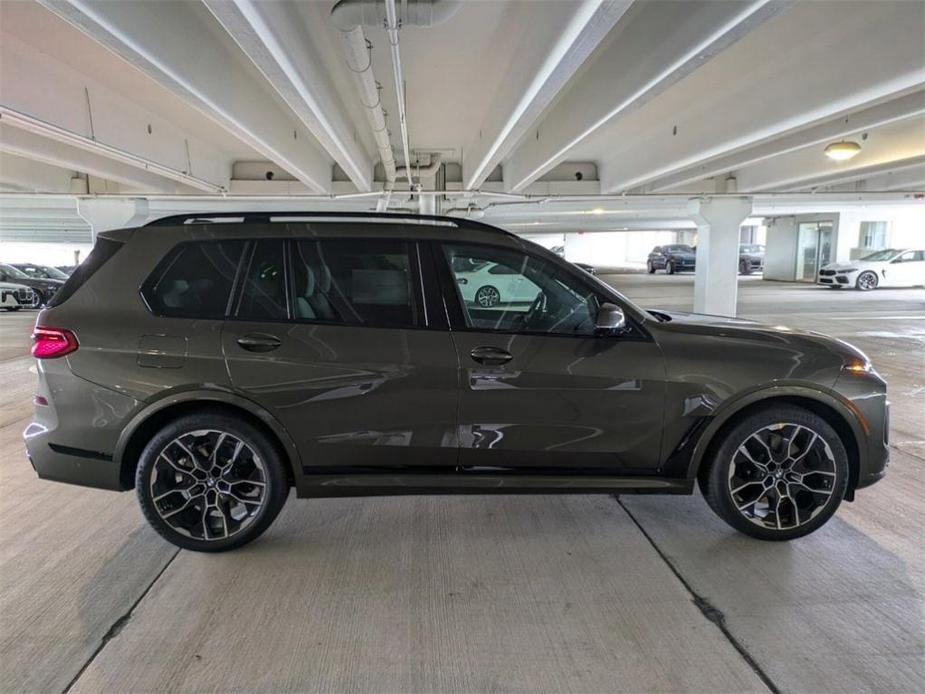 new 2025 BMW X7 car