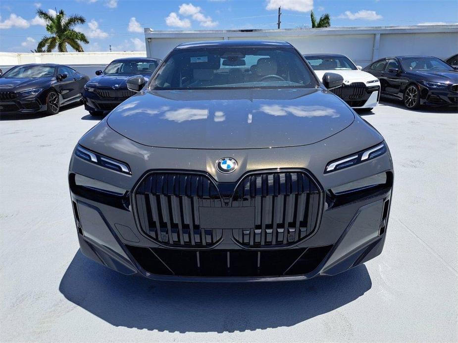 new 2024 BMW 760 car