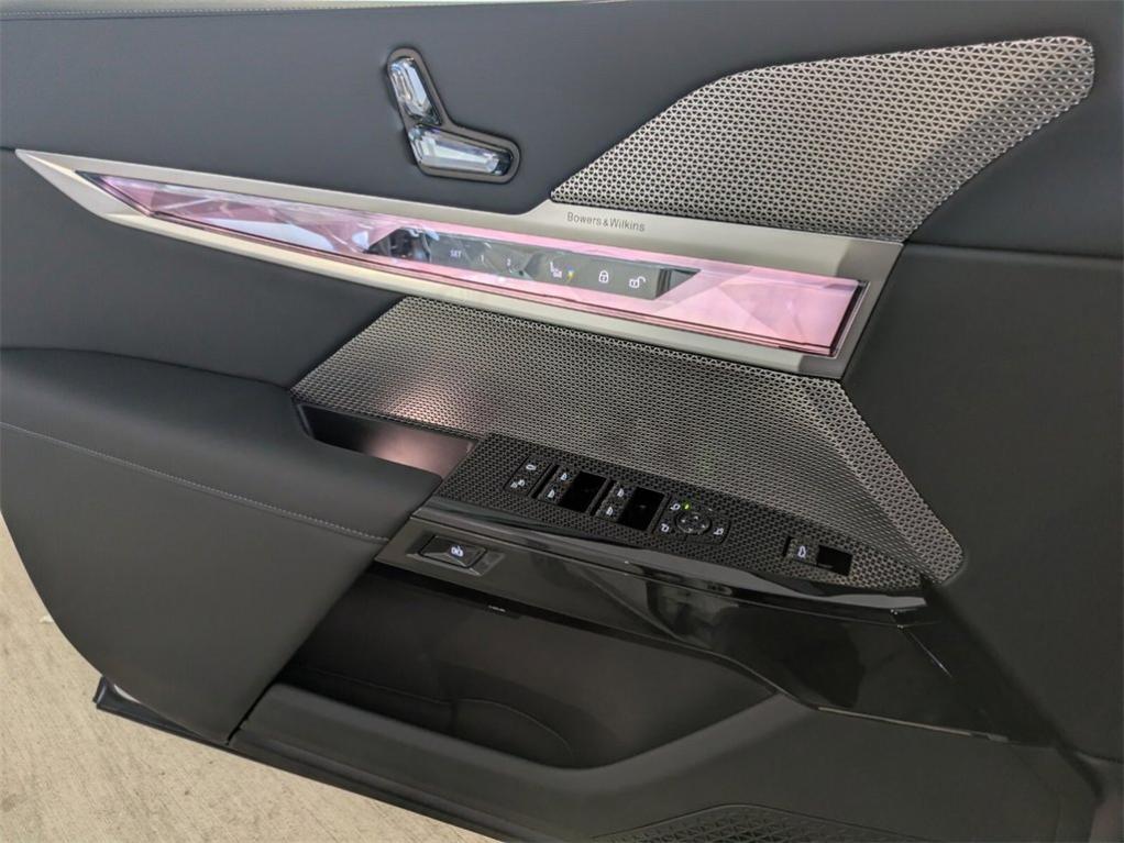 new 2025 BMW 760 car