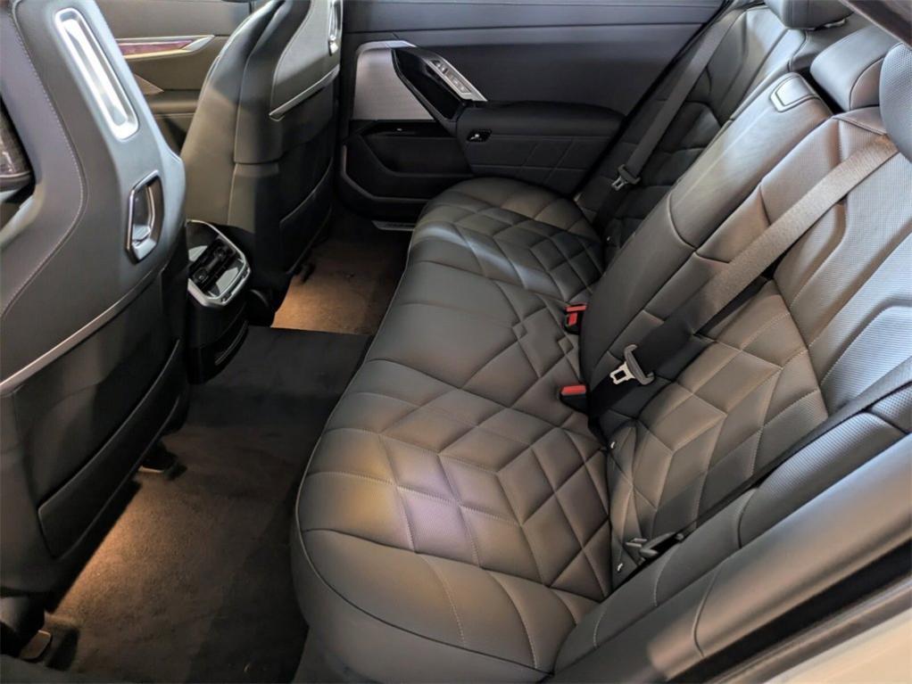new 2025 BMW 760 car