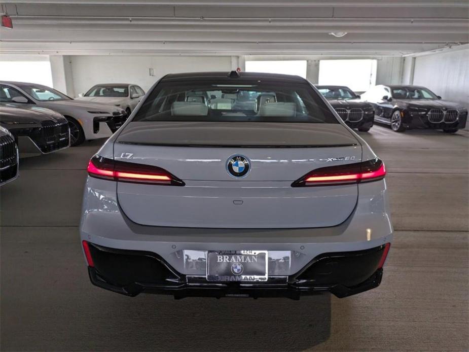 new 2024 BMW i7 car