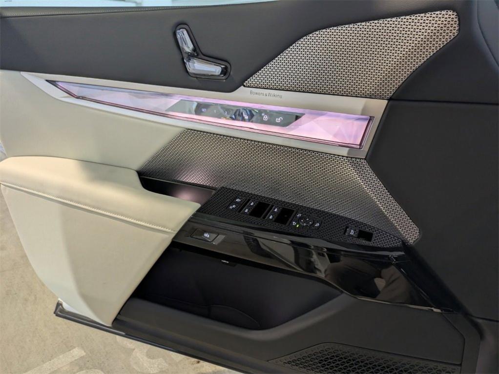 new 2025 BMW 760 car