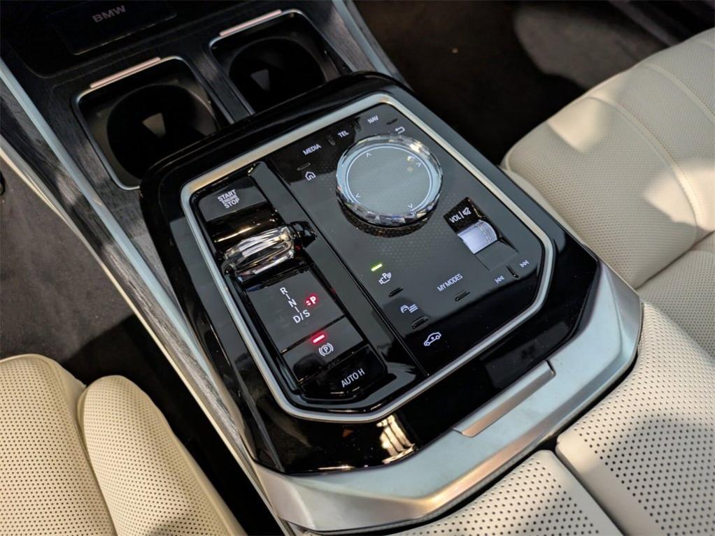 new 2025 BMW 760 car