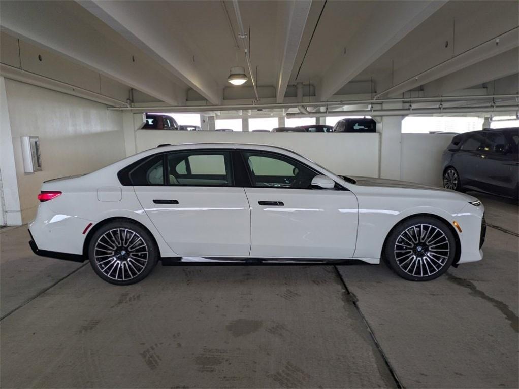 new 2025 BMW 760 car