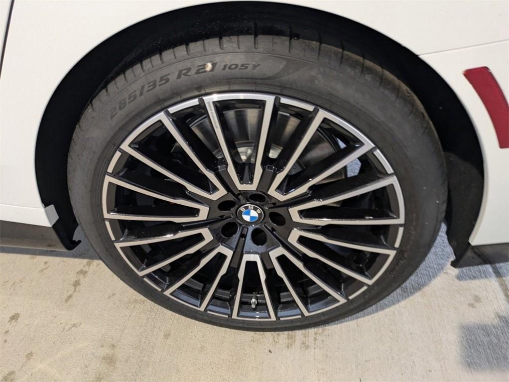 new 2025 BMW 760 car