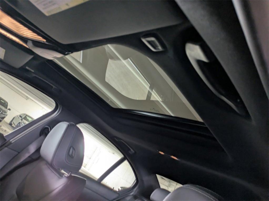new 2025 BMW 330 car