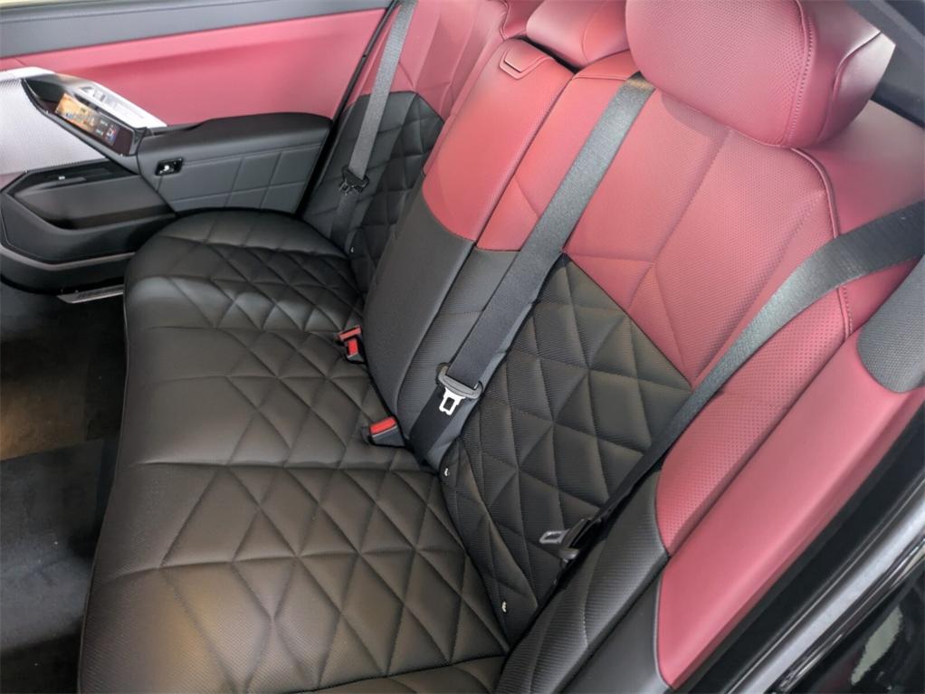 new 2025 BMW 740 car