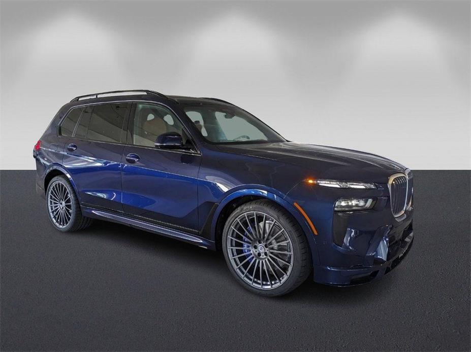 new 2025 BMW X7 car