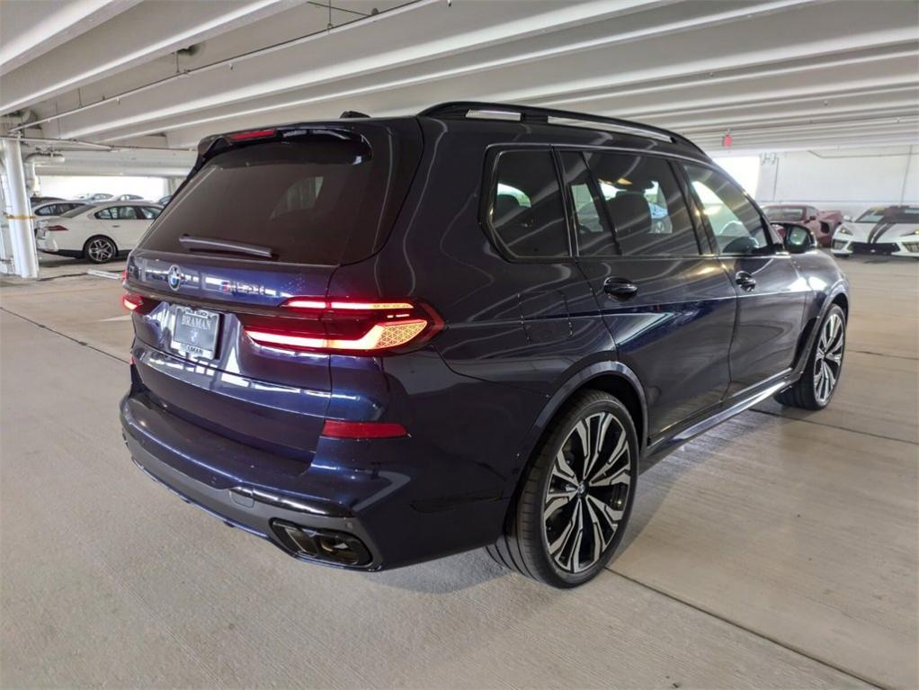 new 2025 BMW X7 car