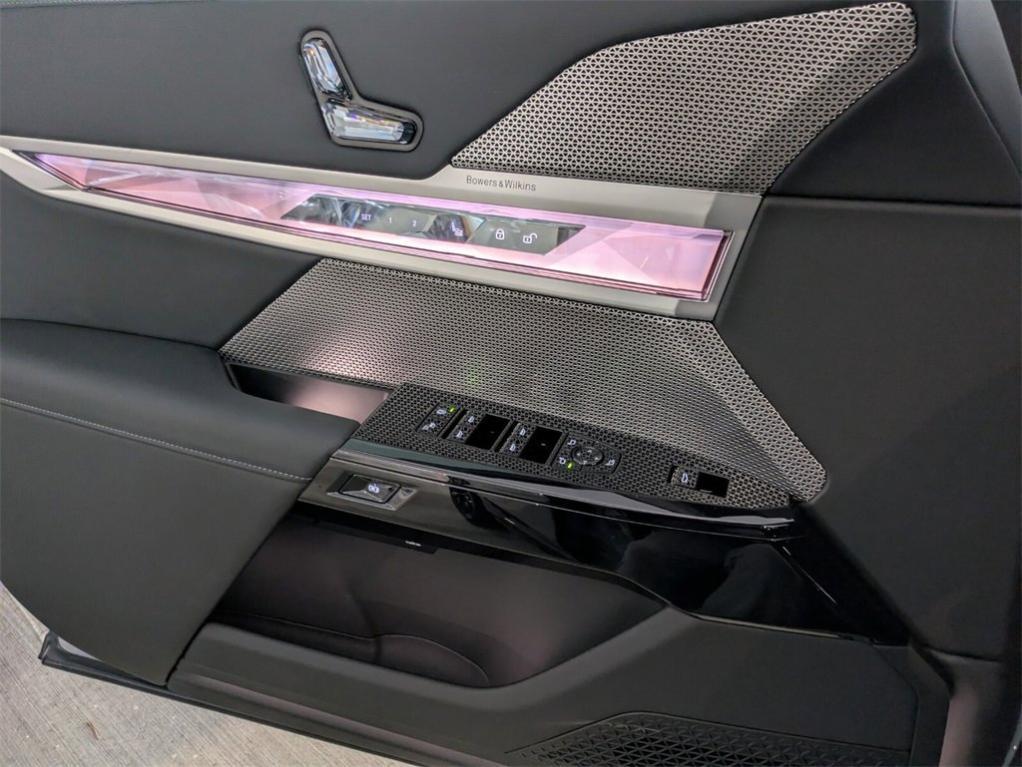 new 2025 BMW i7 car