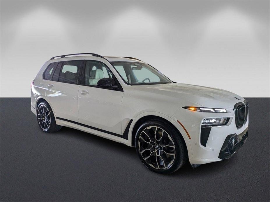 new 2025 BMW X7 car