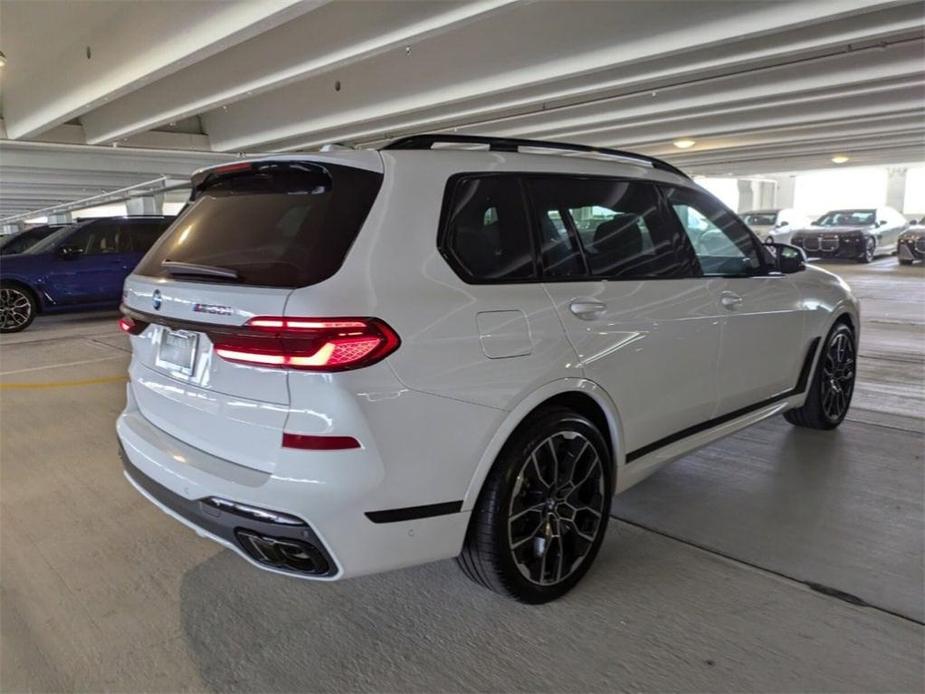 new 2025 BMW X7 car