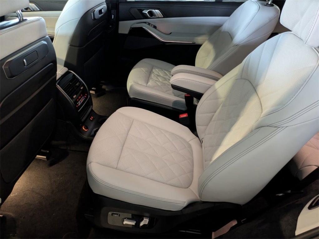 new 2026 BMW X7 car