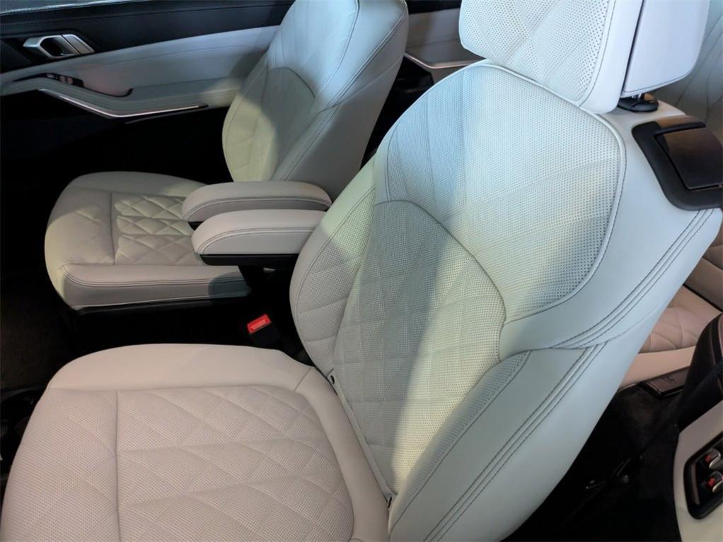 new 2026 BMW X7 car