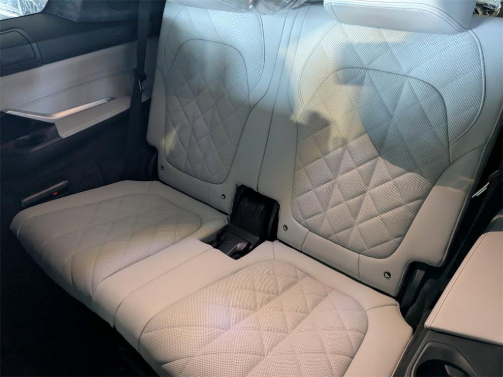 new 2026 BMW X7 car