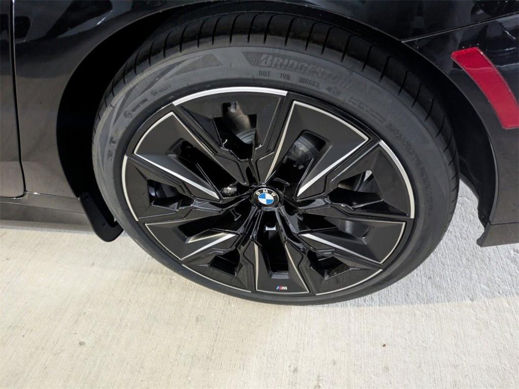 new 2025 BMW 750e car
