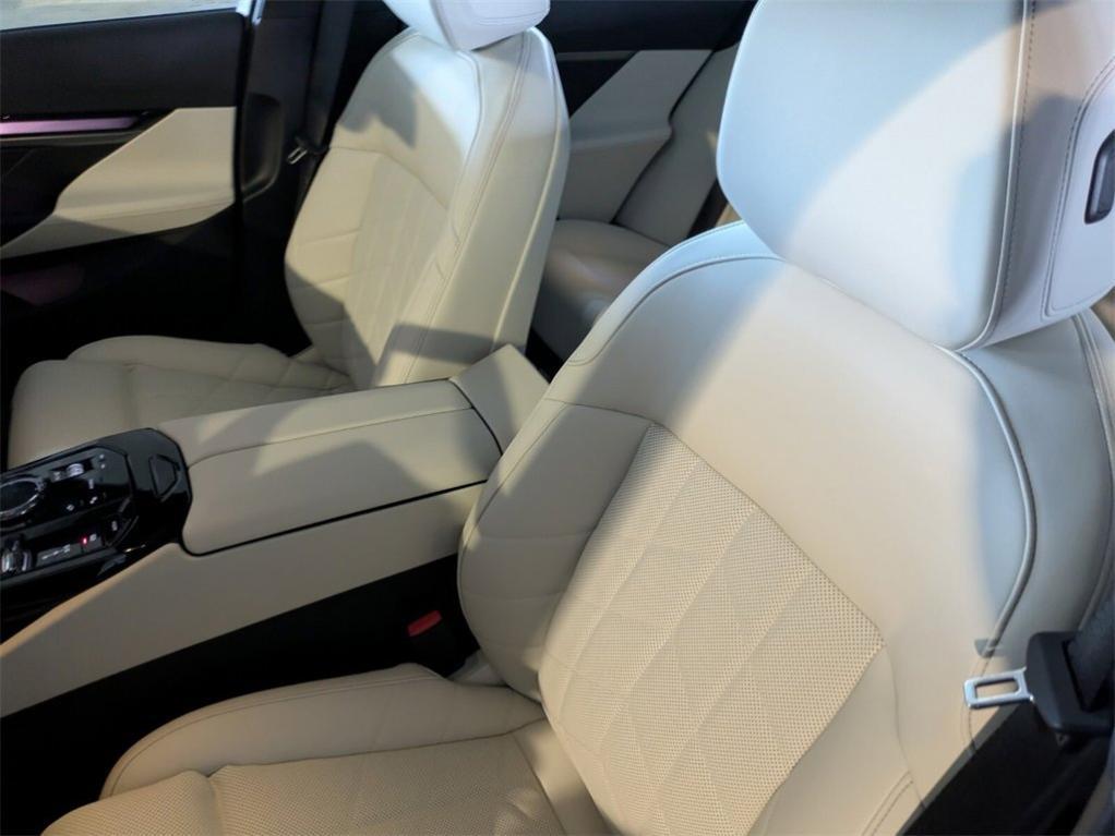 new 2026 BMW 550e car