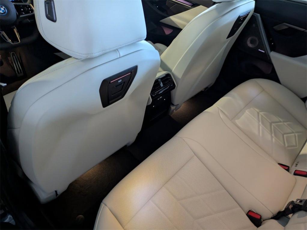 new 2026 BMW 550e car