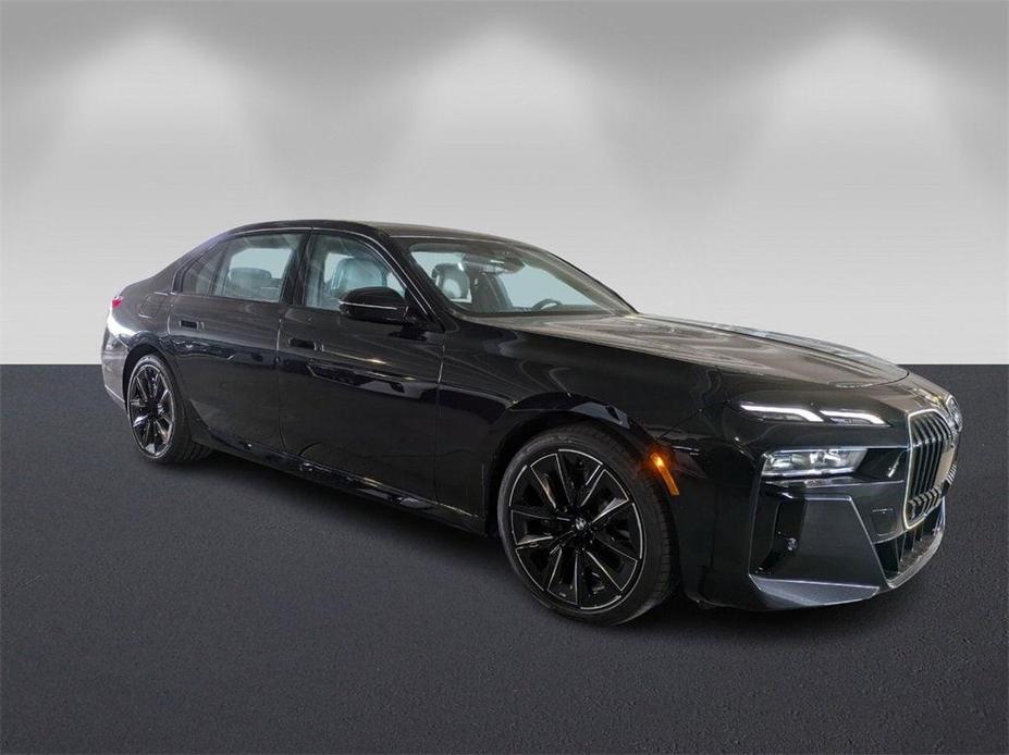 new 2024 BMW 760 car