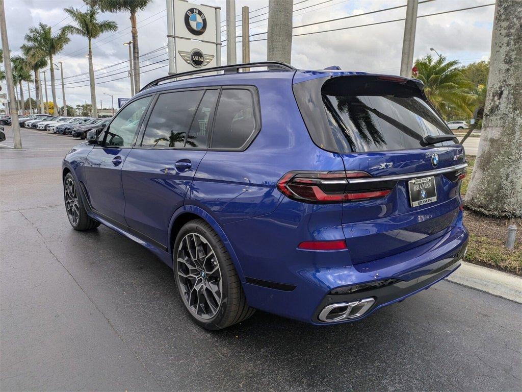 new 2025 BMW X7 car