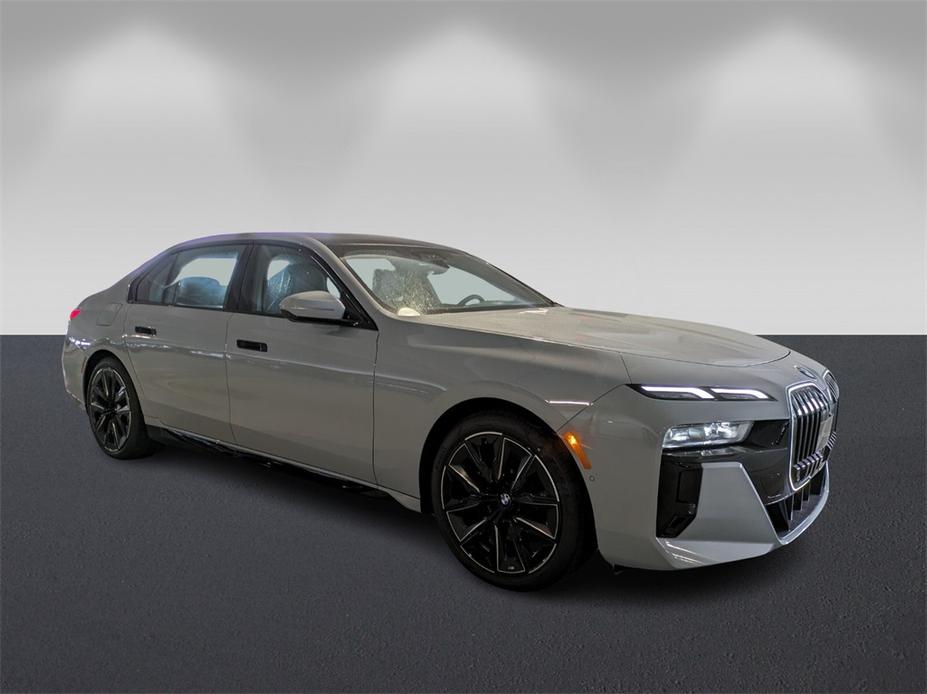 new 2024 BMW 760 car