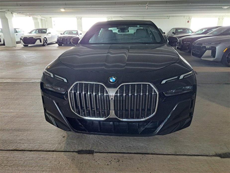 new 2024 BMW 760 car