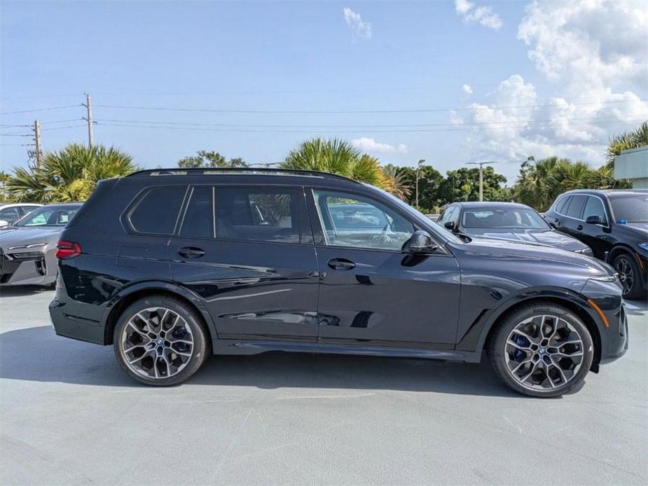 new 2025 BMW X7 car