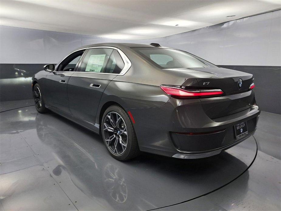 new 2023 BMW i7 car