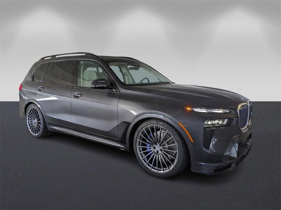 new 2025 BMW X7 car