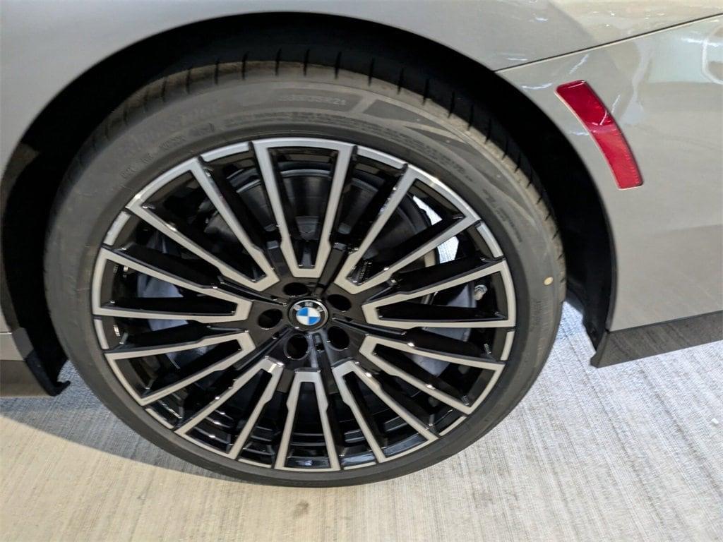 new 2025 BMW 740 car