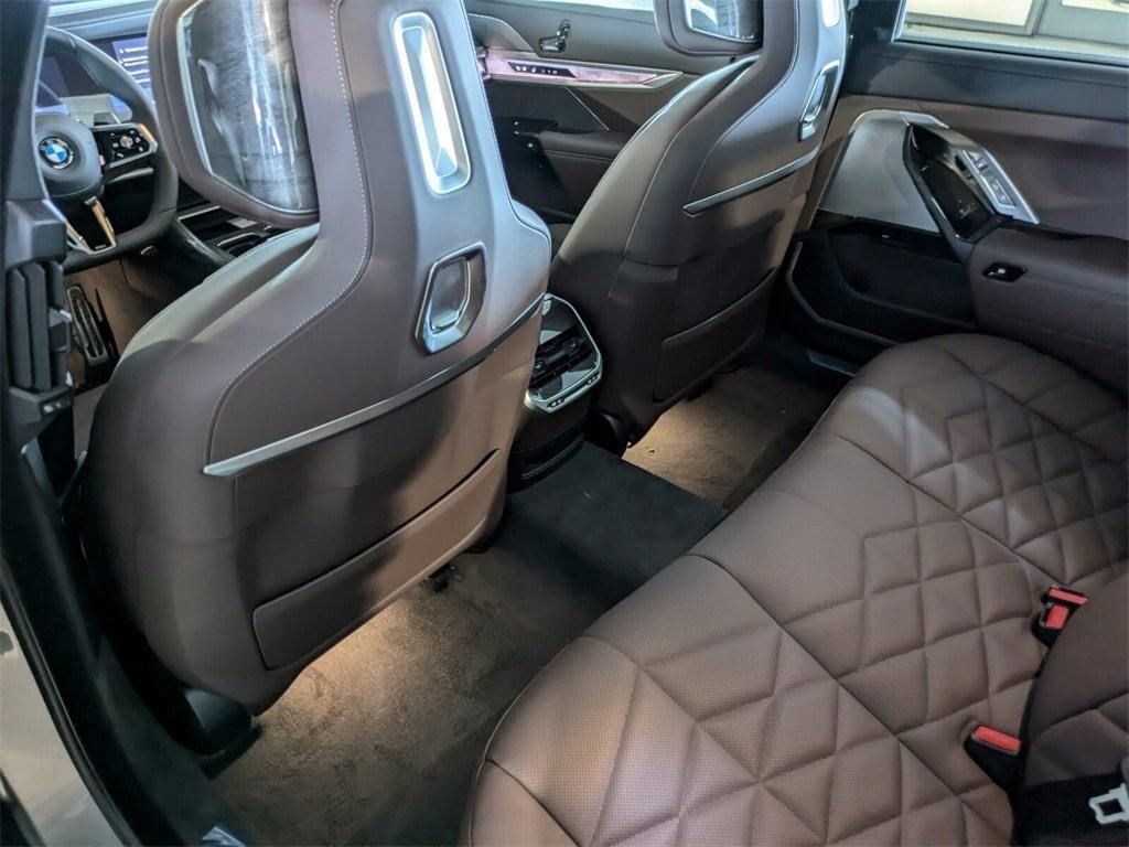 new 2025 BMW 740 car