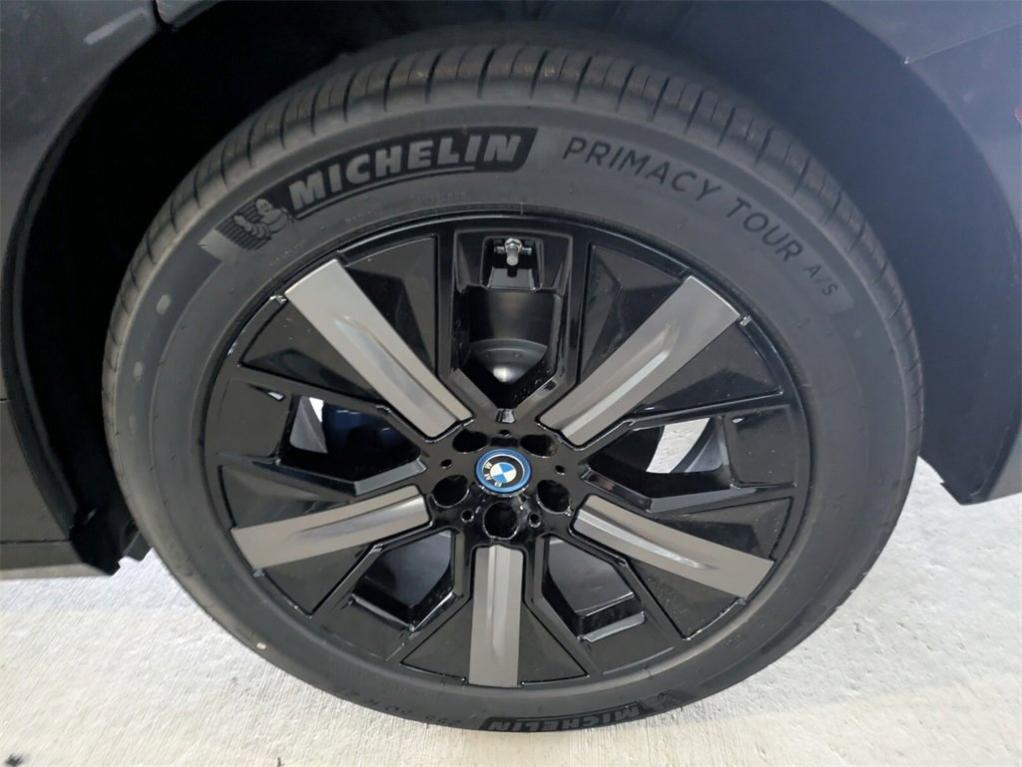 new 2025 BMW iX car