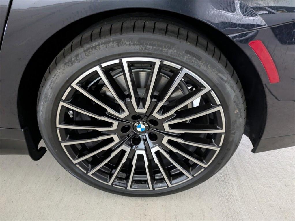new 2025 BMW i7 car
