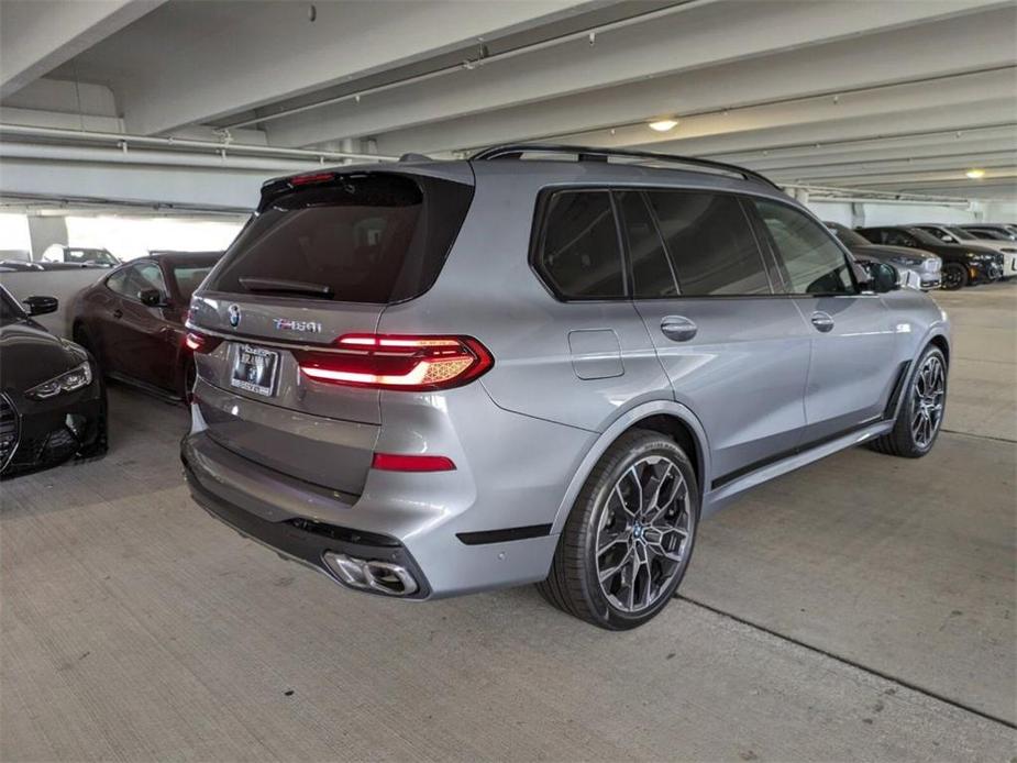 new 2025 BMW X7 car