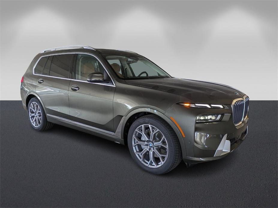 new 2025 BMW X7 car