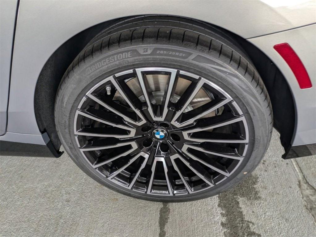 new 2025 BMW 760 car