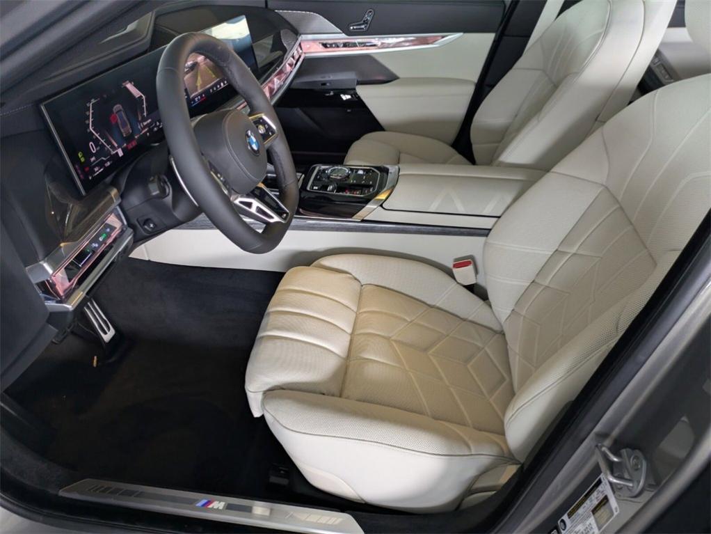 new 2025 BMW 760 car