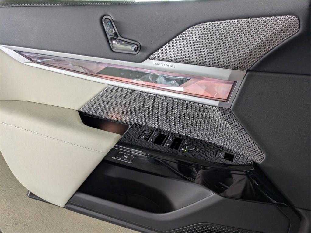 new 2025 BMW 760 car