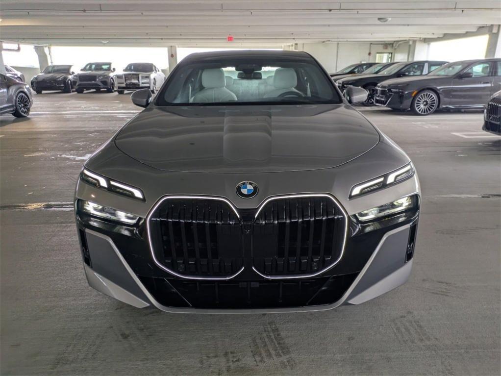 new 2025 BMW 760 car