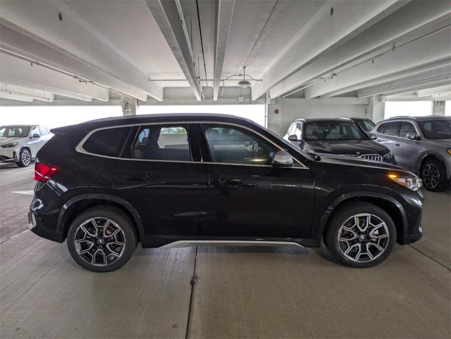 new 2024 BMW X1 car