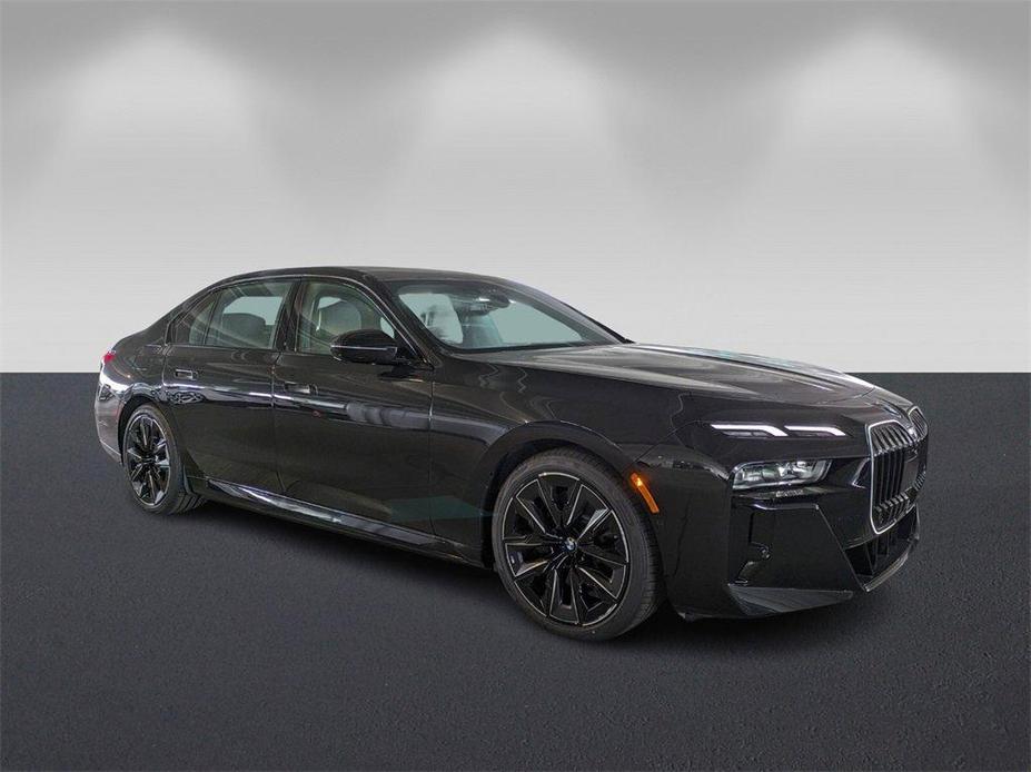 new 2024 BMW 760 car