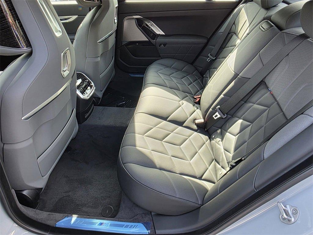 new 2025 BMW 760 car